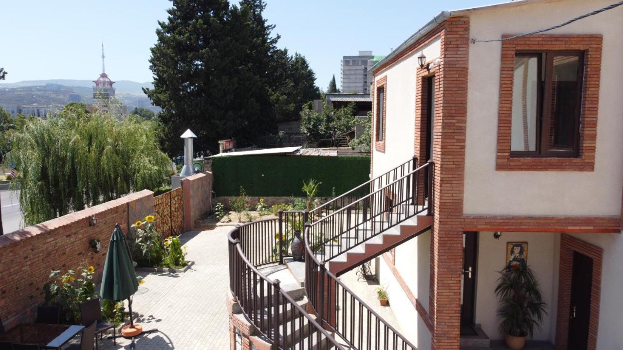 Guest House Spartak Tbilisi Esterno foto