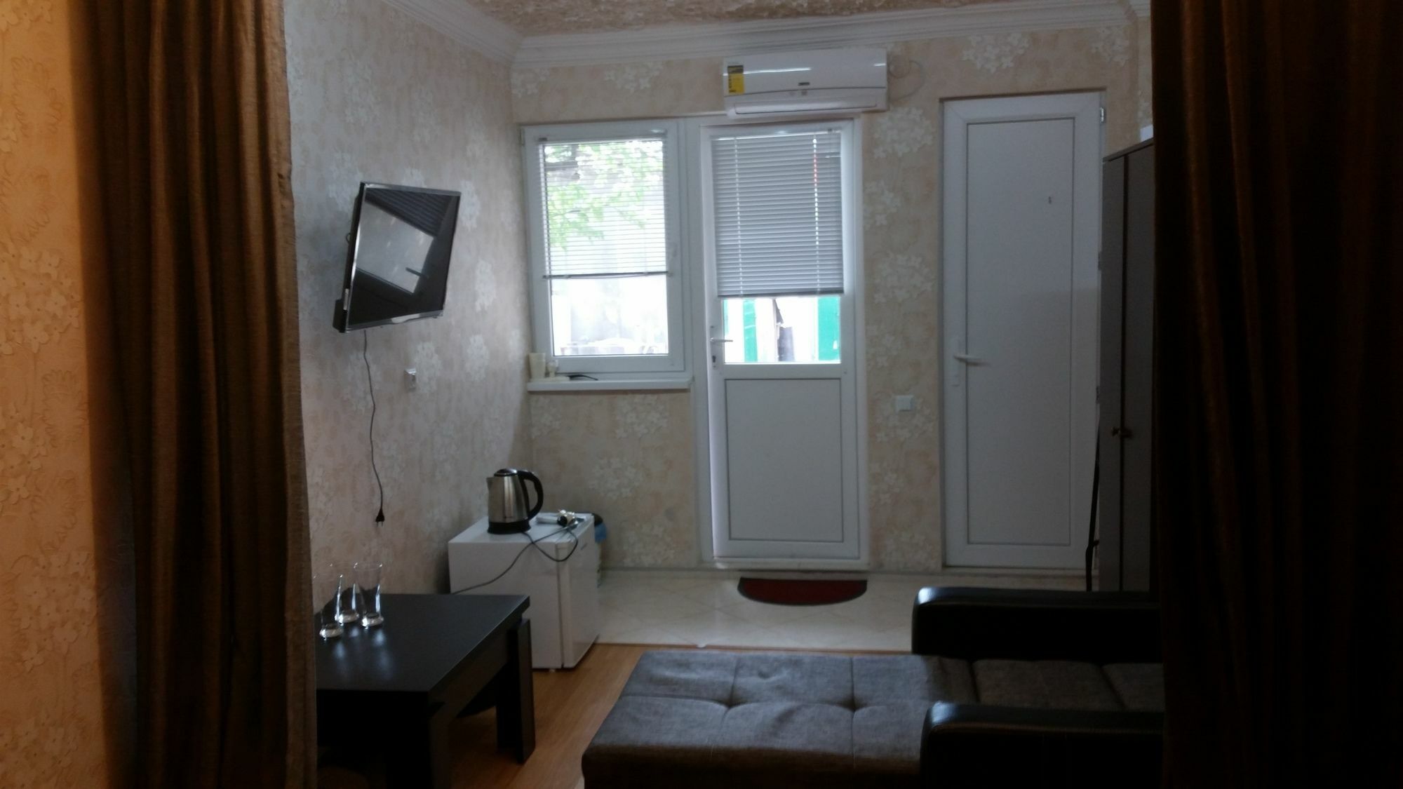 Guest House Spartak Tbilisi Esterno foto